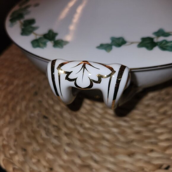 Hendera Round Covered Vegetable Dish by Wentworth Ivy Pattern with Lid - Picture 8 of 11